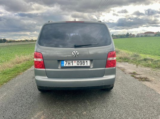 VW Touran 2.0 TDI.